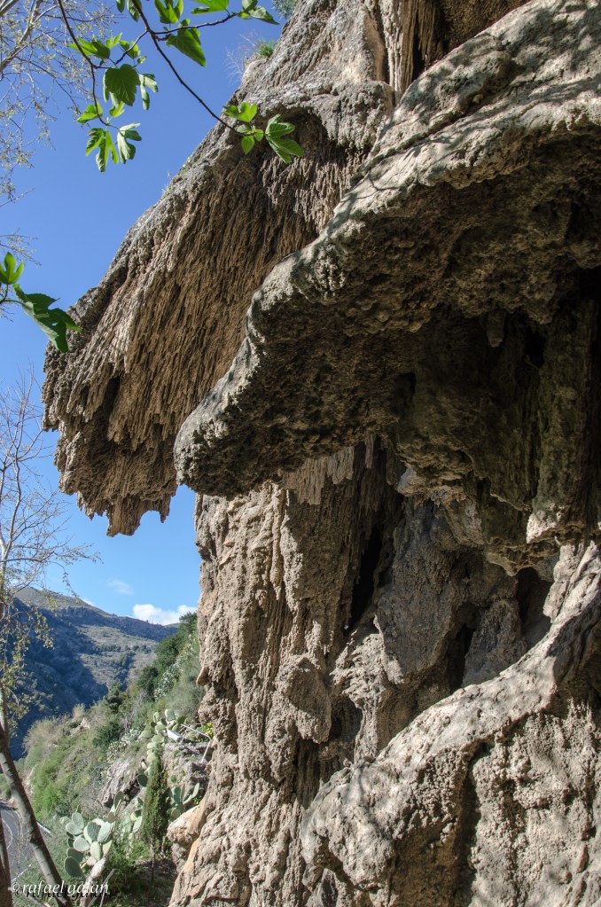 Vélez de Benaudalla. Jardín Nazarí