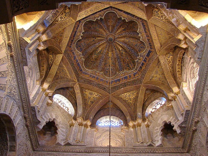 Mezquita aljama de Córdoba. Cúpula ante el mihrab.